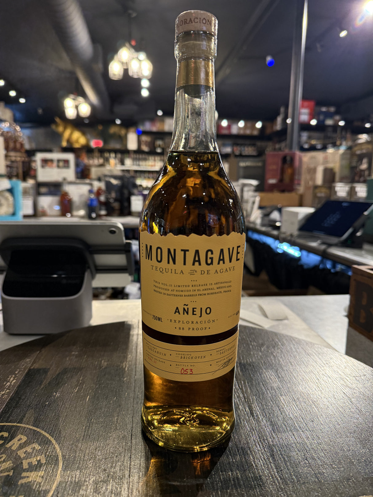 Montagave 'exploración' Volume II Añejo 750ml