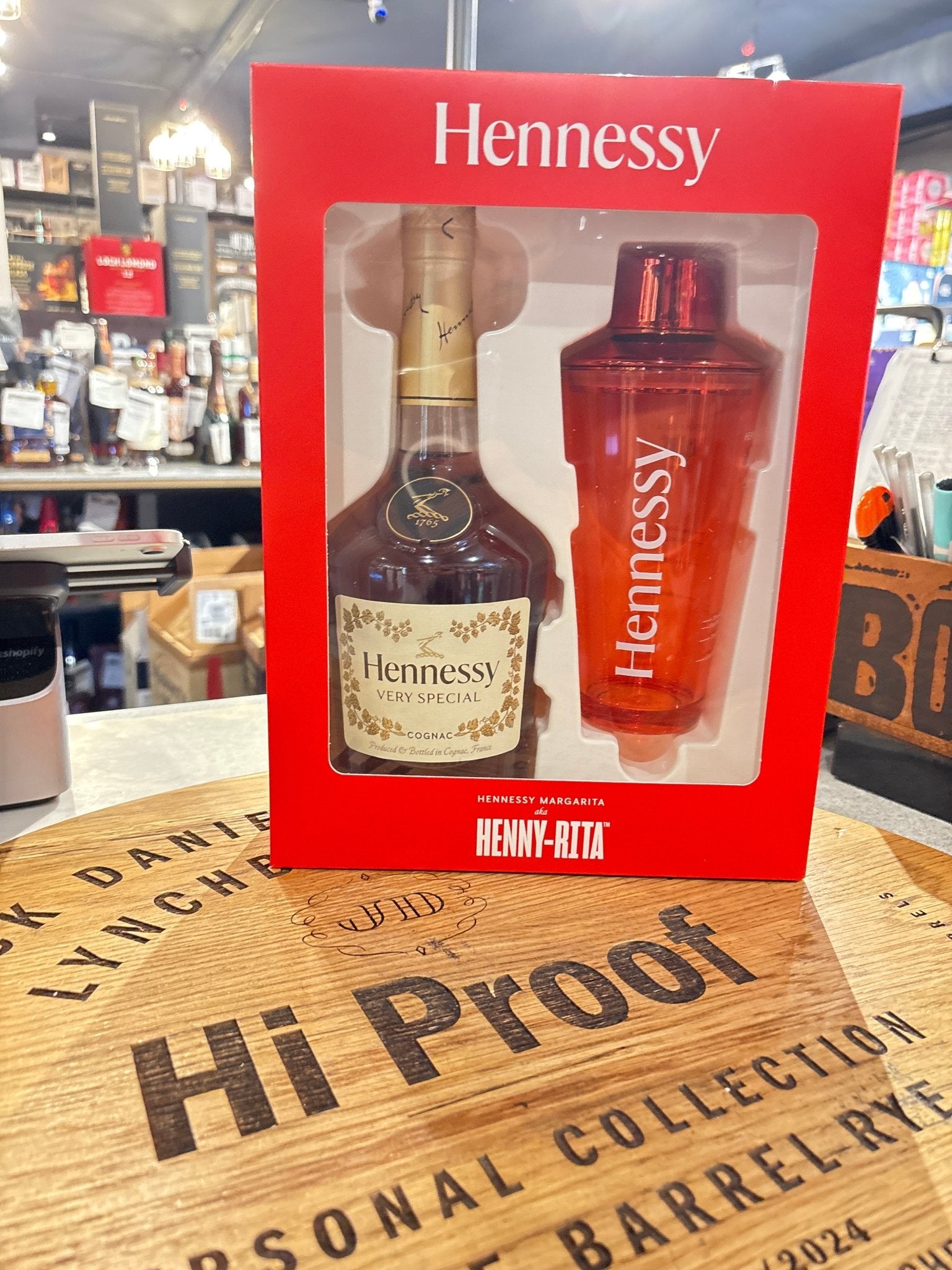 Hennessy VS Cognac with Shaker Gift Pack 750mL – Hi Proof