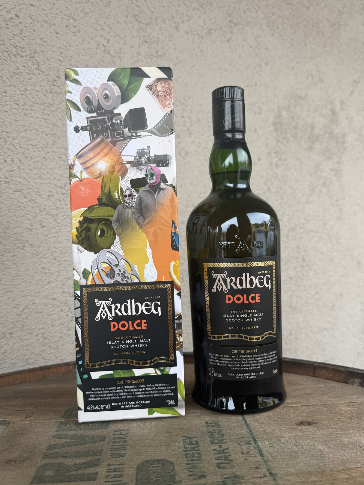 Ardbeg シングルモルトスコッチウイスキー ホリデーエディション Ardbeg Ultimate 10yr Cask Strength Scotch 123.4° – Hi Proof